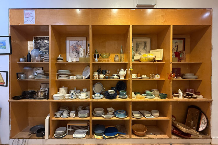 Housing-Works-Thrift-Shop-Columbus-74th-st-Secondhand-Housewares